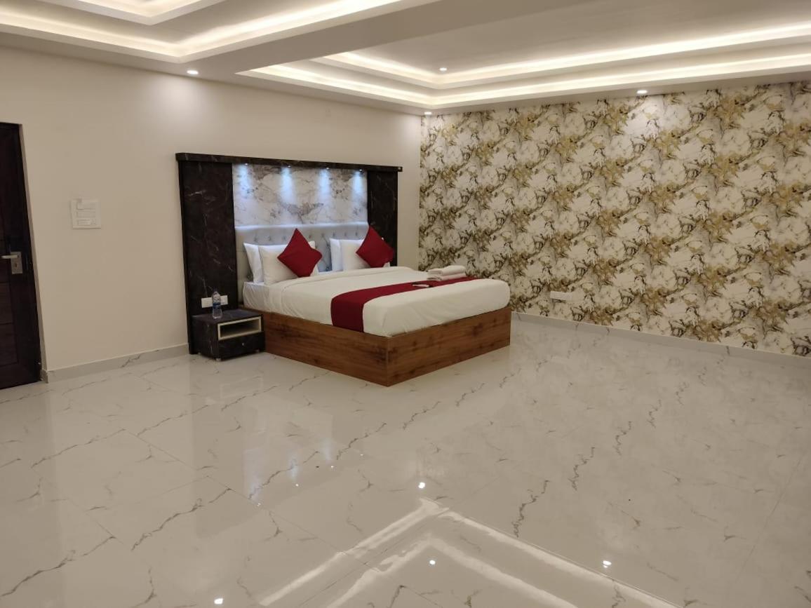 Mayuri Residency Hotel Attibele Екстериор снимка