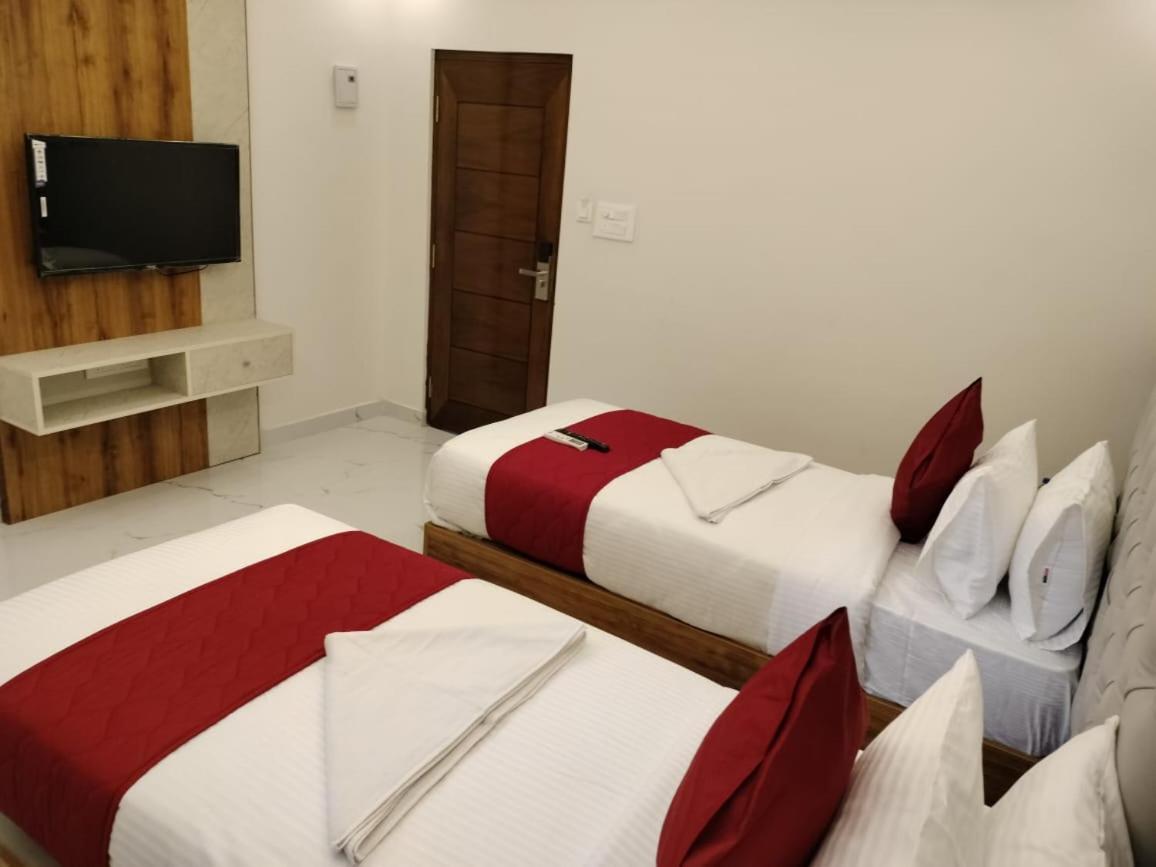 Mayuri Residency Hotel Attibele Екстериор снимка